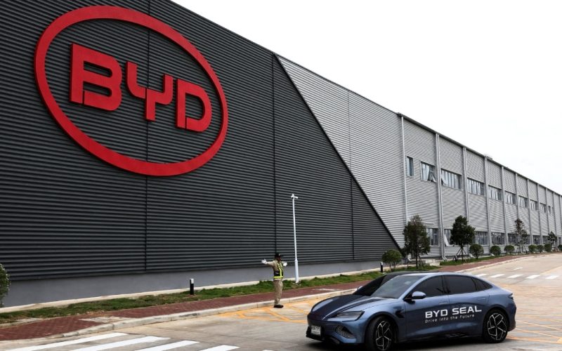 BYD Starts Mass Hiring at Major Factory