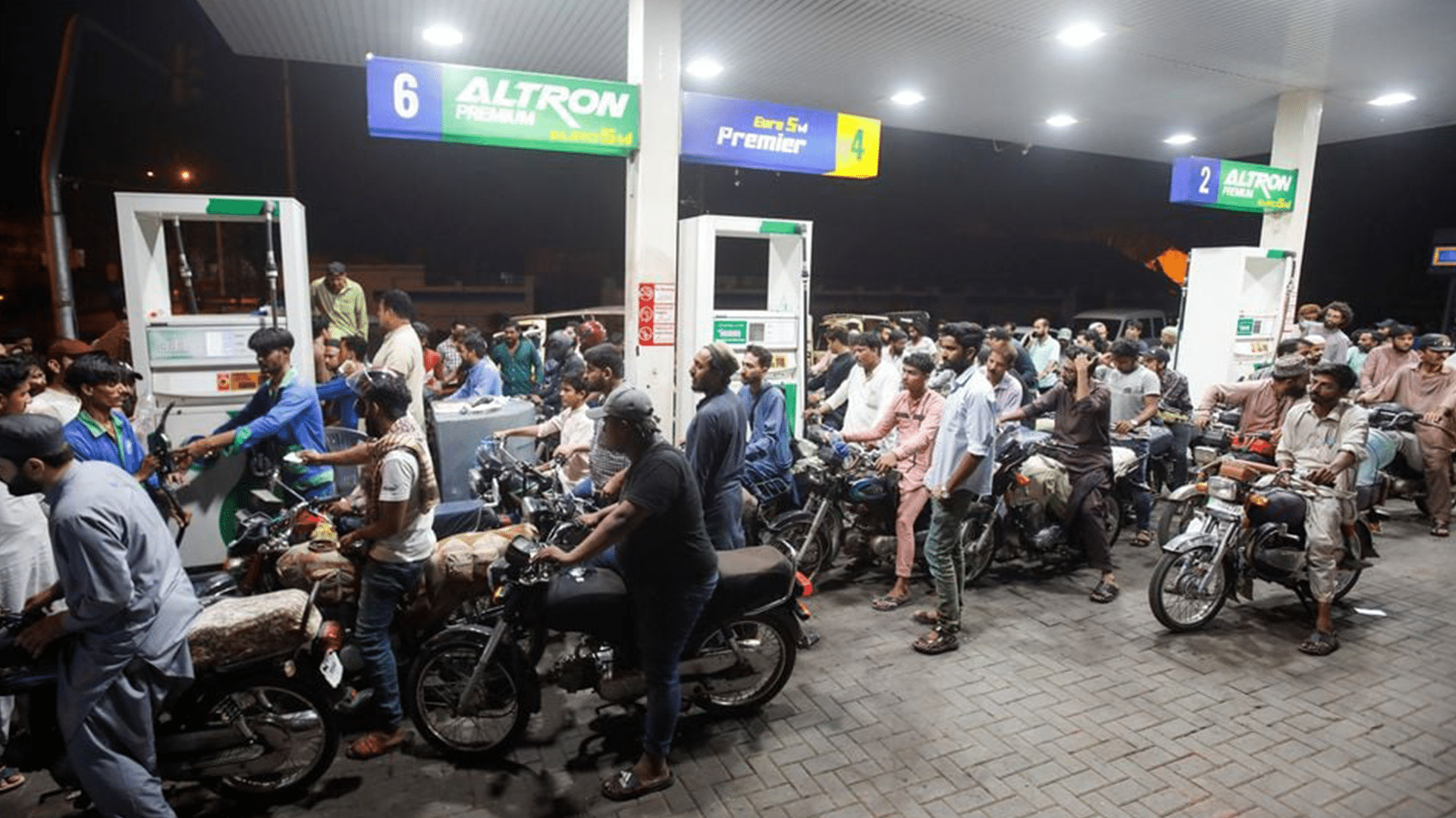 Petrol Remains Above Rs. 390 After Another Decrease